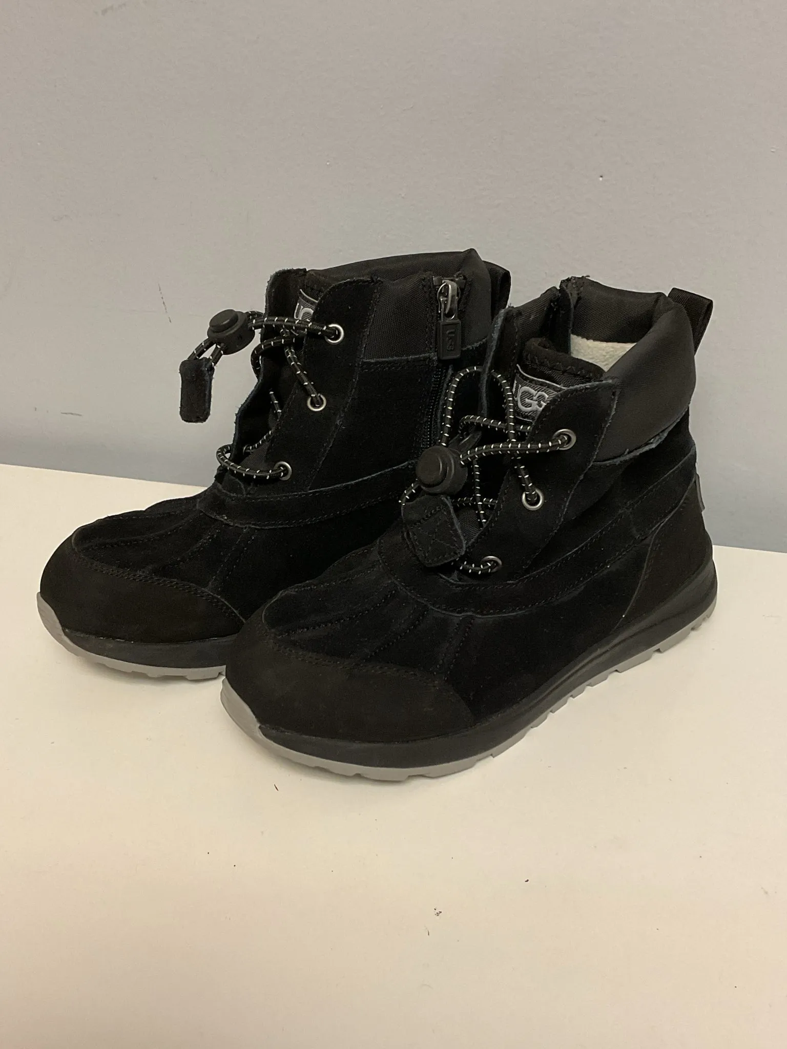 Ugg Child Shoe Size 2 Black Boots